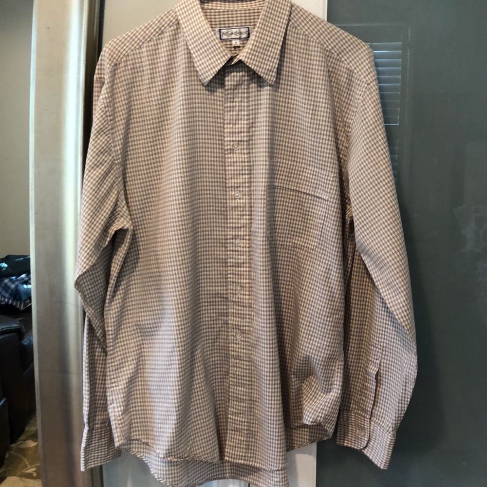 16 34/35 Yves Saint Laurent checked button